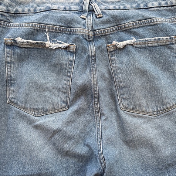 Good American THE WEEKENDER JEAN GGHNF235T | Blue864 | Size 16 - Picture 4 of 5